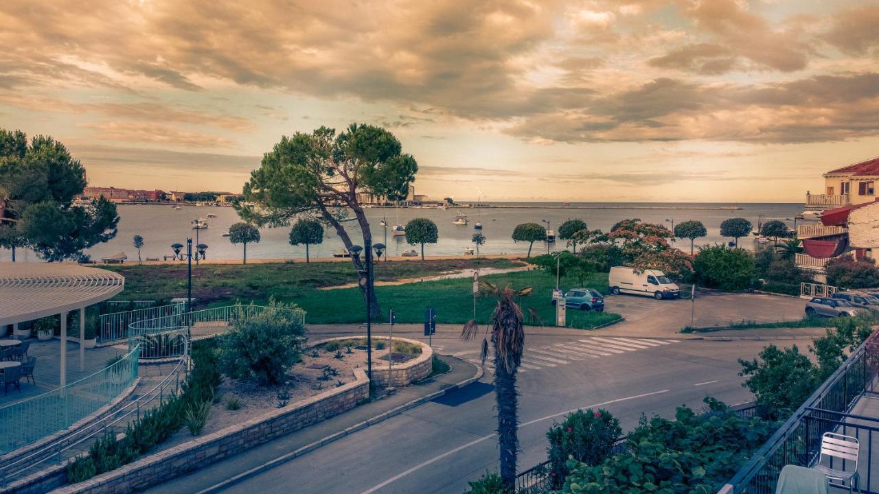 Villa Umag Seafront Экстерьер фото